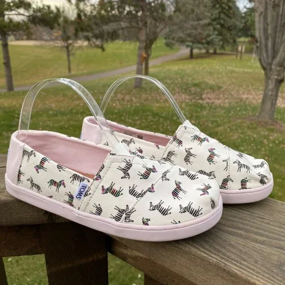 TOMS Zebra Print Slip-On Shoes Size 6 White Black Canvas Summer Travel - Picture 11 of 11